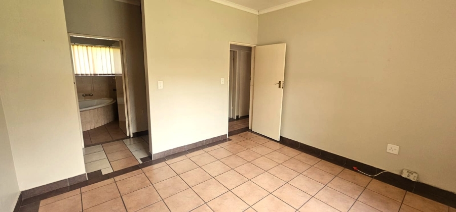 To Let 3 Bedroom Property for Rent in Waterval East North West